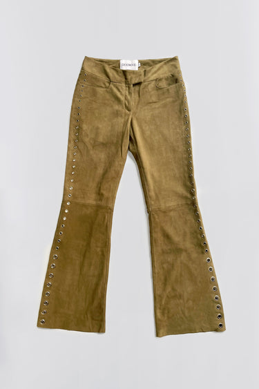 Picture of Army colored Dali Suede pants, featuring jean-pockets, bootcut legs and silver-colored details on the sides